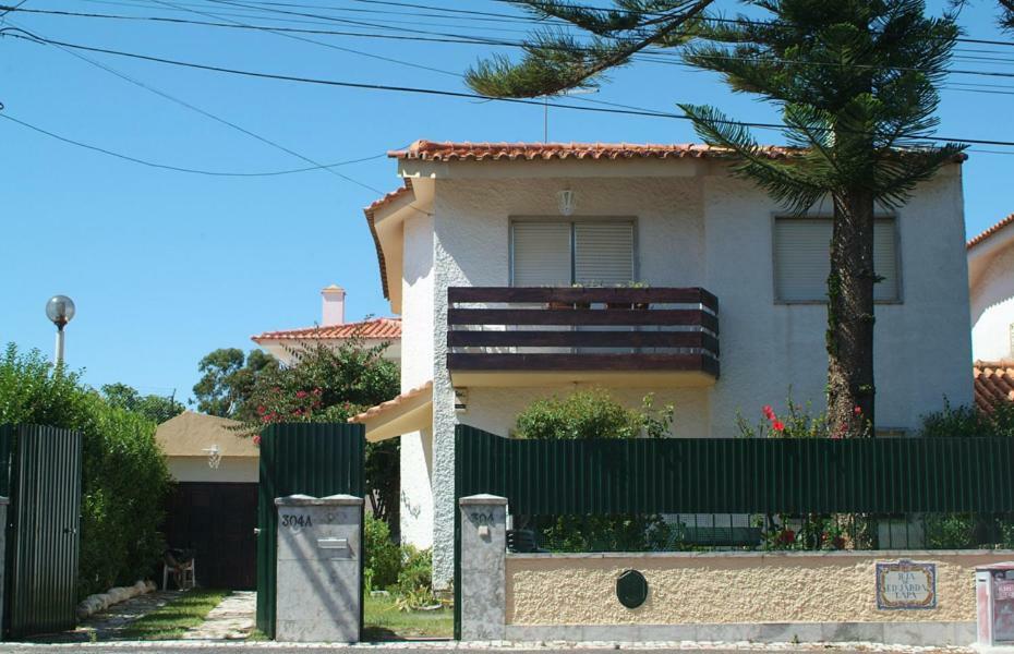 Traditional Villa In S Pedro , Estoril Alapraia Extérieur photo